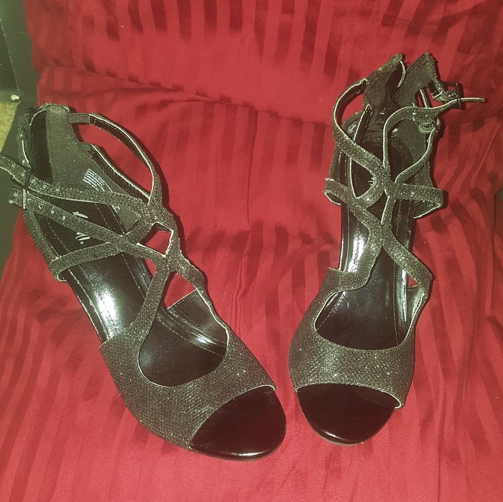 Shoes - Picture 2 of 2